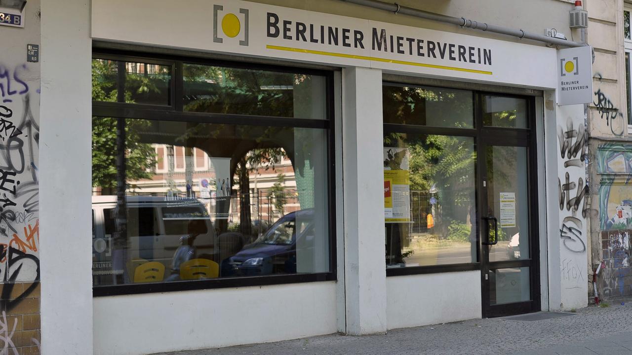 Filiale des Berliner Mietervereins in der Schönhauser Allee in Prenzlauer Berg Filiale des Berliner Mietervereins in der Schönhauser Allee in Prenzlauer Berg
