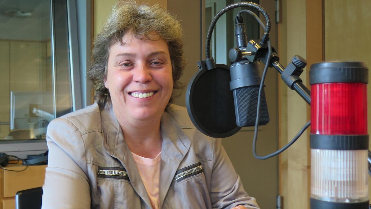 Claudia Dantschke in der Sendung "Tacheles" im Deutschlandradio Kultur Claudia Dantschke in der Sendung "Tacheles" im Deutschlandradio Kultur