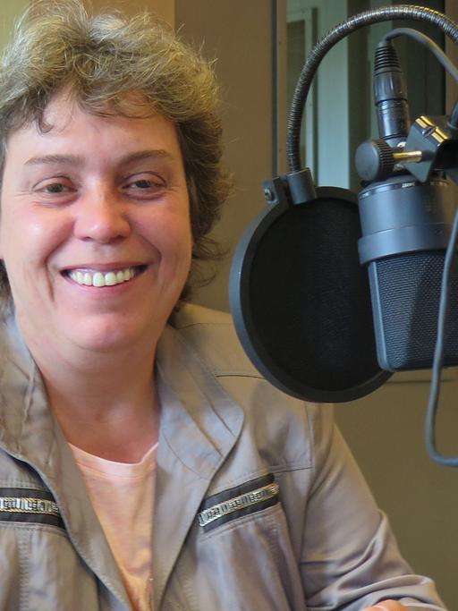 Claudia Dantschke in der Sendung "Tacheles" im Deutschlandradio Kultur
