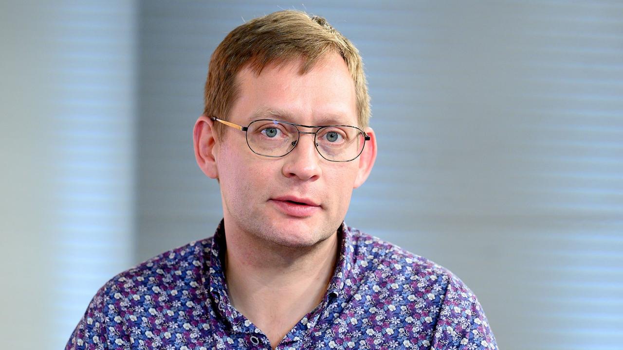 Bücherherbst 2020 von Deutschlandfunk Kultur: Clemens Meyer liest aus seinem Buch "Die Nacht im Bioskop", Aufzeichnung der Sendung in der Bertelsmann Repräsentanz in Berlin Bücherherbst 2020 von Deutschlandfunk Kultur: Clemens Meyer liest aus seinem Buch "Die Nacht im Bioskop", Aufzeichnung der Sendung in der Bertelsmann Repräsentanz in Berlin