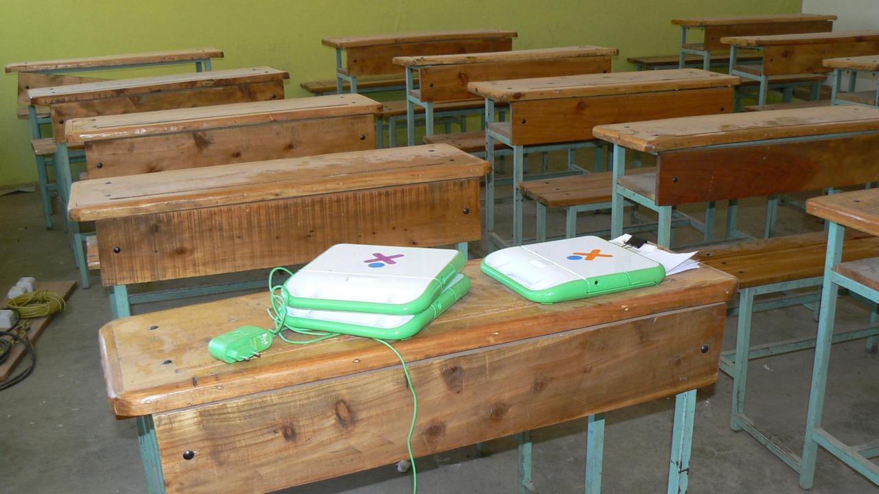Die kleinen grünen Notebooks des Projekts "One Laptop per Child" sollten 2008 auch an dieser äthiopischen Schule eine Bildungs-Revolution auslösen.