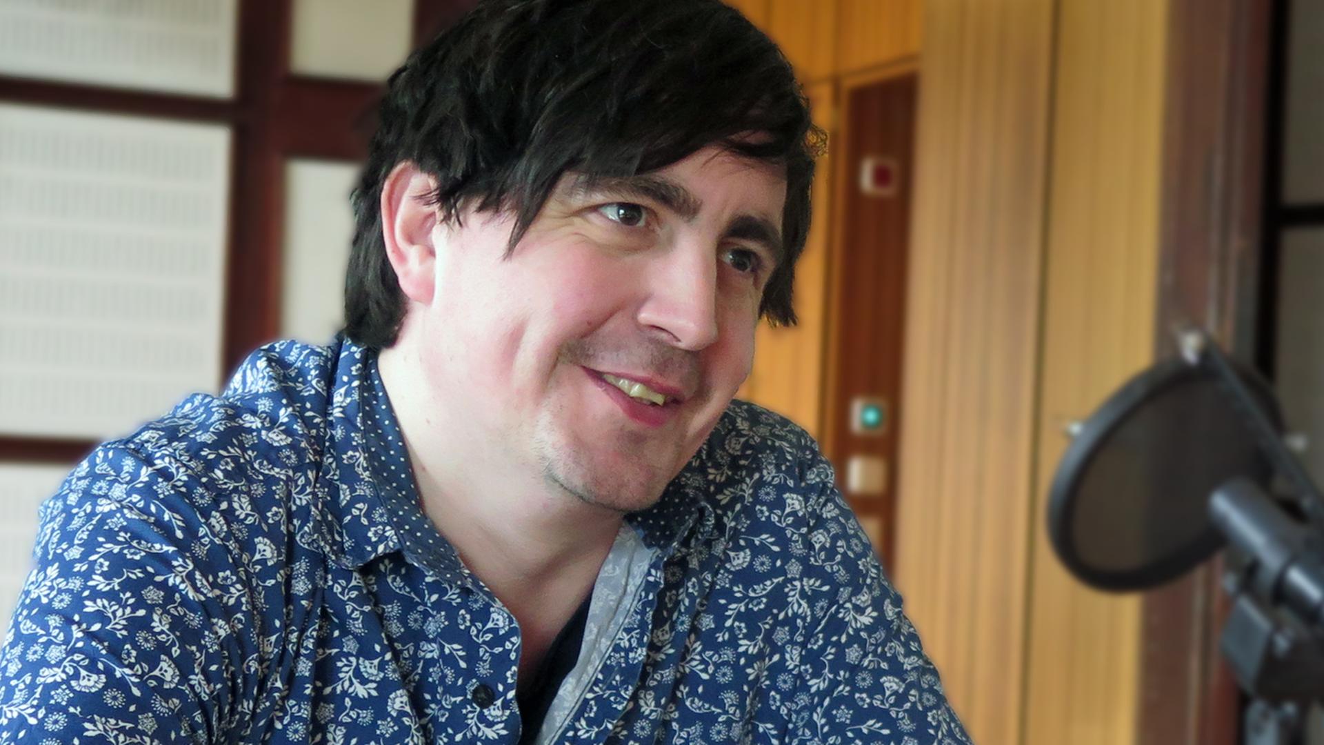 Eddie Argos von der Band Art Brut im Studio von Deutschlandradio Kultur (10.3.2016) Eddie Argos von der Band Art Brut im Studio von Deutschlandradio Kultur (10.3.2016)