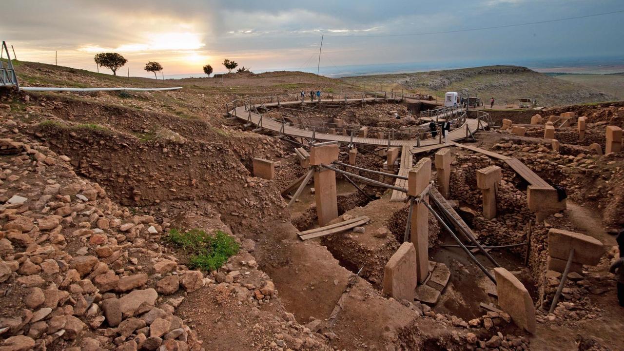 Die Ausgrabungsstätte des Göbekli Tepe in Südanatolien Die Ausgrabungsstätte des Göbekli Tepe in Südanatolien