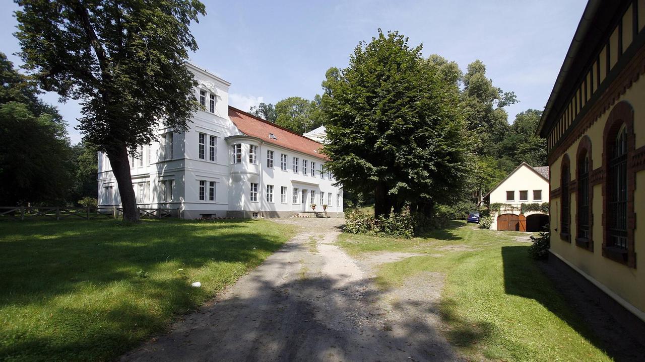 Das Berliner Schloss Tegel, auch bekannt als Humboldt-Schloss. Das Berliner Schloss Tegel, auch bekannt als Humboldt-Schloss.