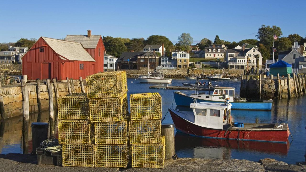 Der Hafen von Cape Ann, einem Schauplatz der Serie CODA, in malerischen Farben. Der Hafen von Cape Ann, einem Schauplatz der Serie CODA, in malerischen Farben.