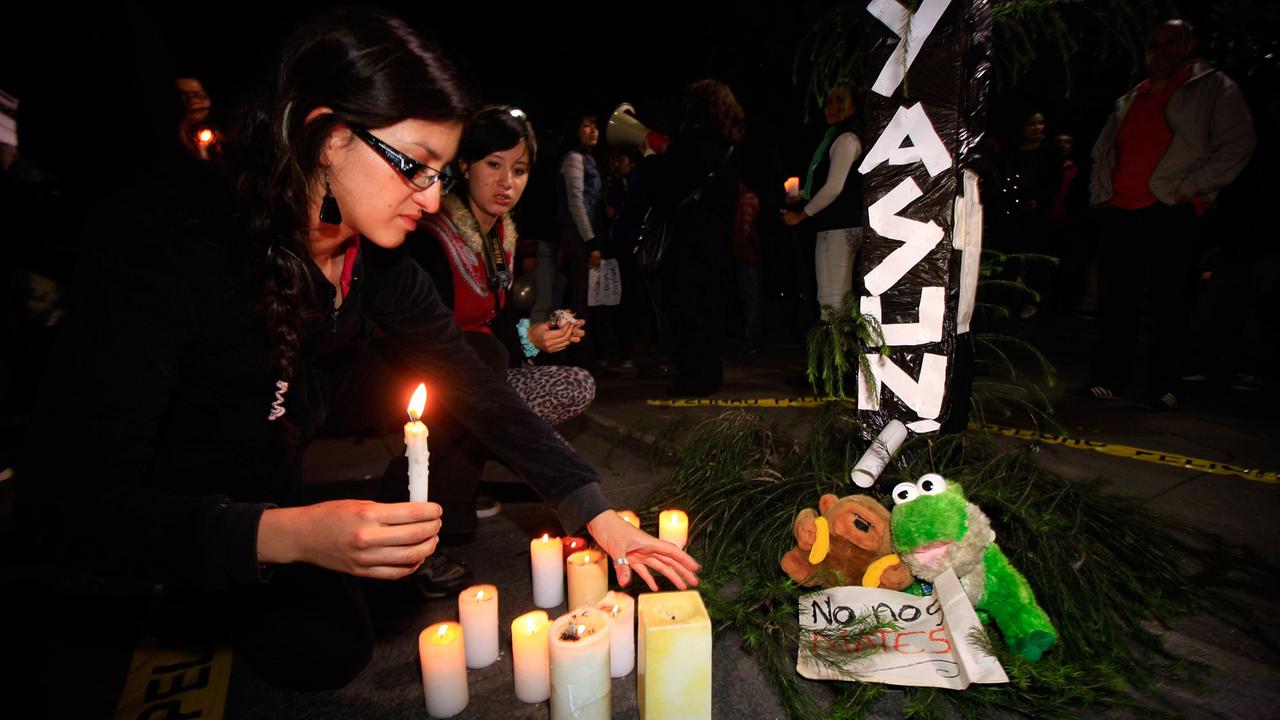 Protest in Ecuador gegen Ölbohrungen im Ölfeld Ishpingo-Tambococha-Tiputini (ITT) inmitten des Yasuni Nationalparks Protest in Ecuador gegen Ölbohrungen im Ölfeld Ishpingo-Tambococha-Tiputini (ITT) inmitten des Yasuni Nationalparks