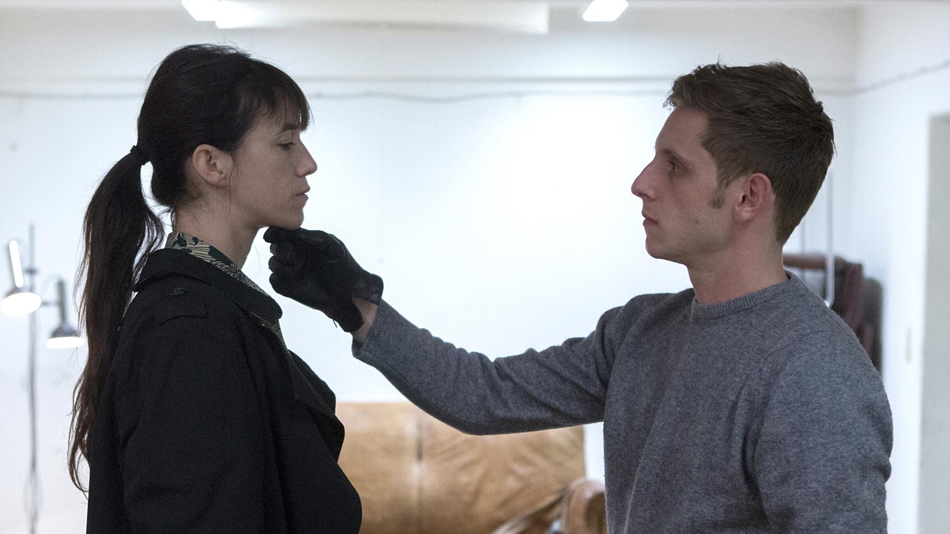 Szene aus dem Film "Nymphomaniac 2" mit Charlotte Gainsbourg und Jamie Bell Szene aus dem Film "Nymphomaniac 2" mit Charlotte Gainsbourg und Jamie Bell