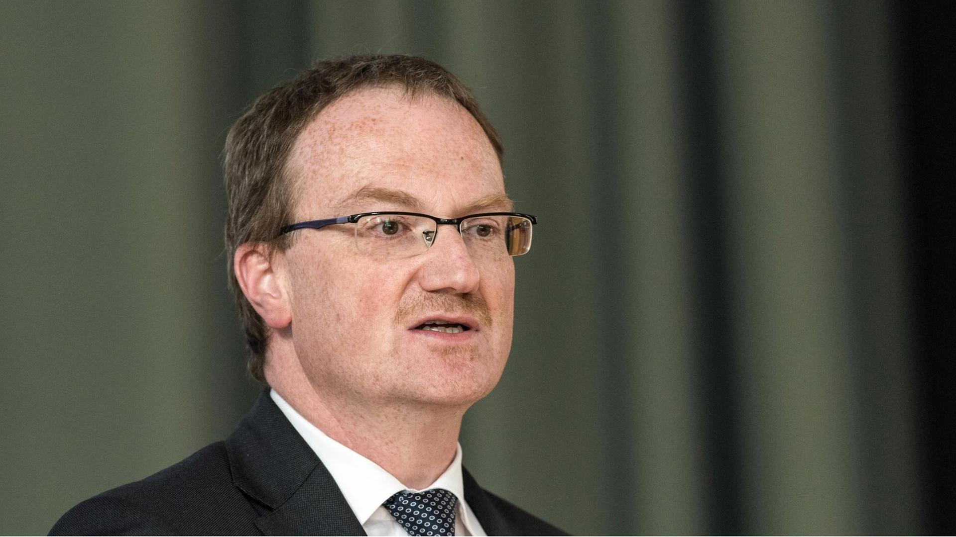 Lars Feld, Wirtschaftsweiser und Leiter des Walter-Eucken-Instituts in Freiburg. Lars Feld, Wirtschaftsweiser und Leiter des Walter-Eucken-Instituts in Freiburg.