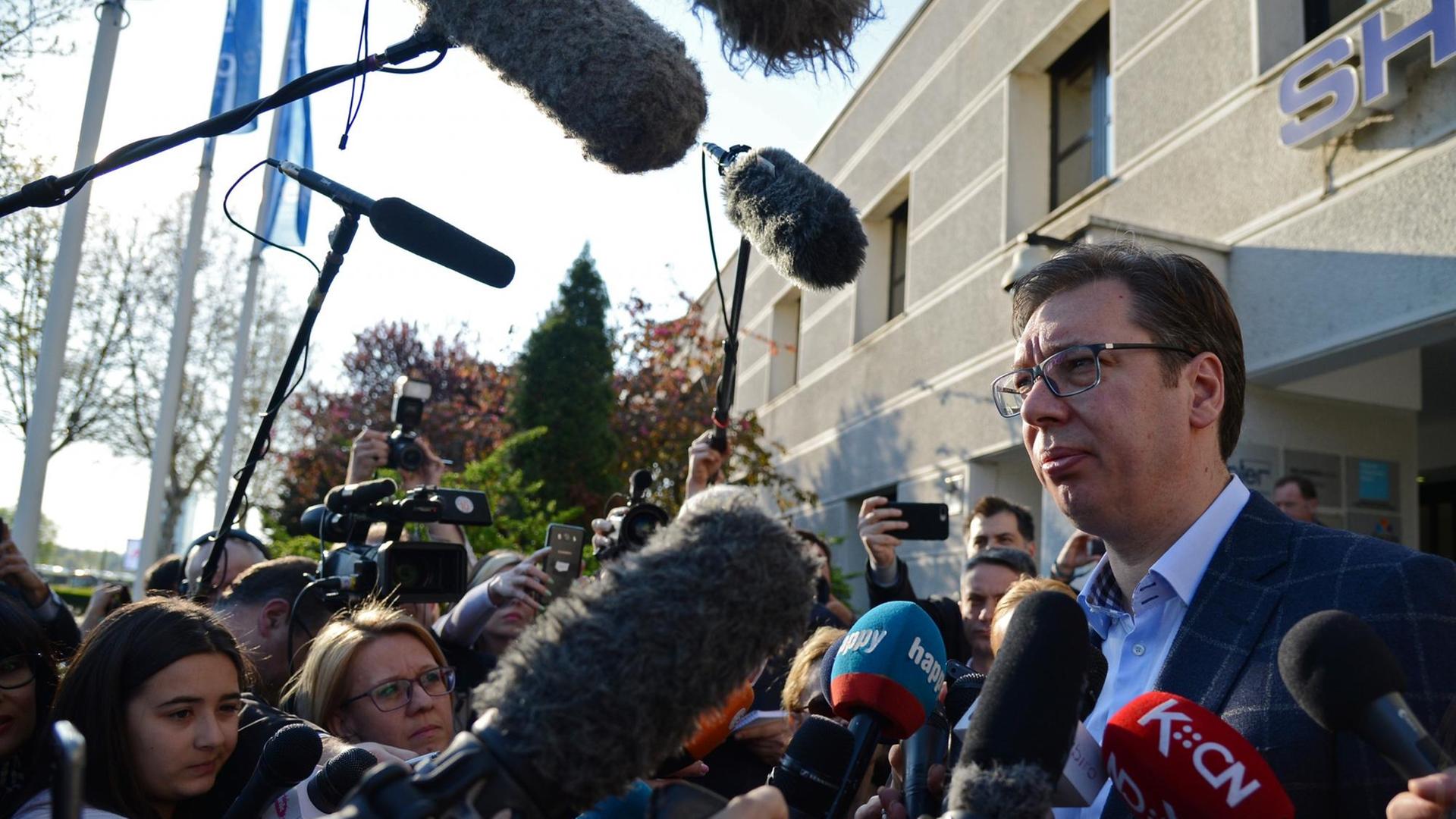 3063051 04/02/2017 Serbian Prime Minister Aleksandar Vucic, right, after voting at a polling station in Belgrade during the presidential election, Serbia. Alexey Vitvitsky/Sputnik | 3063051 04/02/2017 Serbian Prime Minister Aleksandar Vucic, right, after voting at a polling station in Belgrade during the presidential election, Serbia. Alexey Vitvitsky/Sputnik |