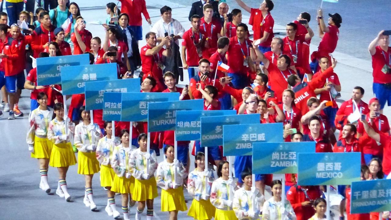 Einmarsch der Nationen ohne Athleten bei der Eröffnungsfeier der Universiade in Taipeh. Einmarsch der Nationen ohne Athleten bei der Eröffnungsfeier der Universiade in Taipeh.
