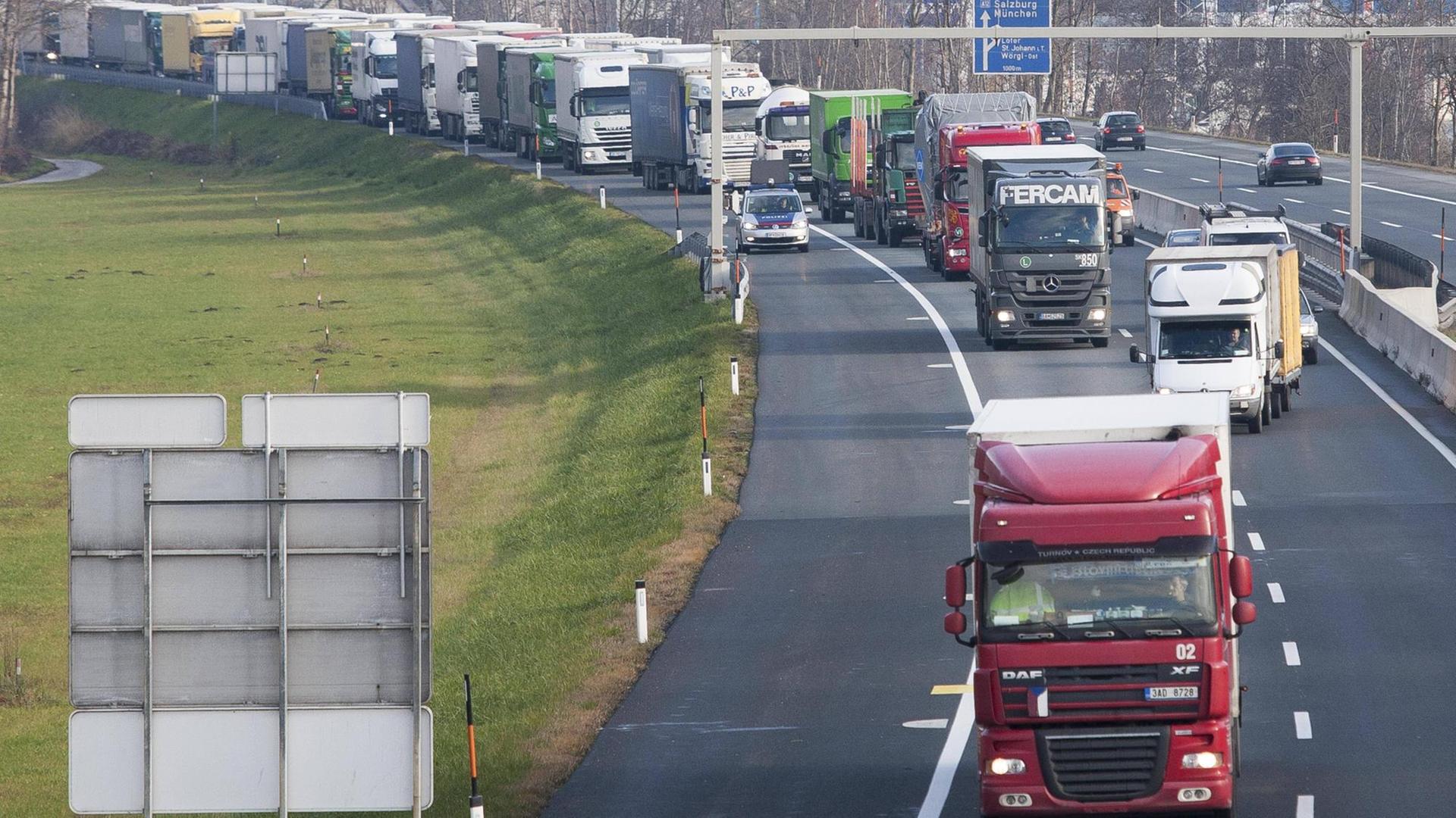 Stau auf der Inntal-Autobahn Stau auf der Inntal-Autobahn