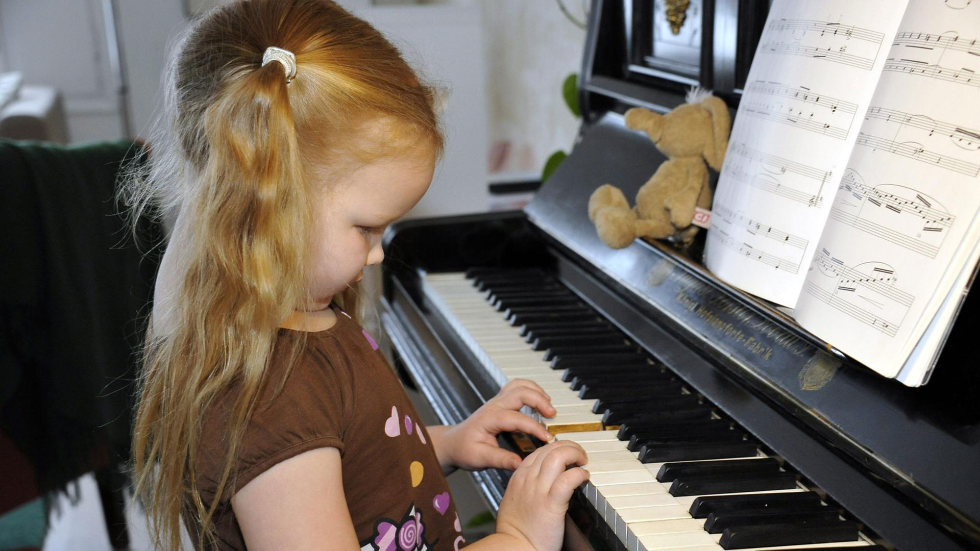 Klavier ist ein tolles Instrument, aber man muss viel üben, bis es auch toll klingt.