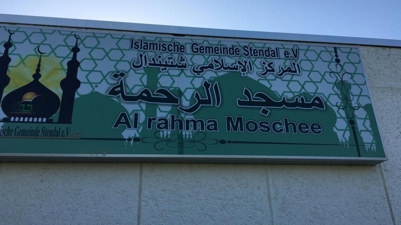 Die Moschee in Stendal liegt mitten im Plattenbaugebiet und war früher Kaufhalle und Diskothek Die Moschee in Stendal liegt mitten im Plattenbaugebiet und war früher Kaufhalle und Diskothek