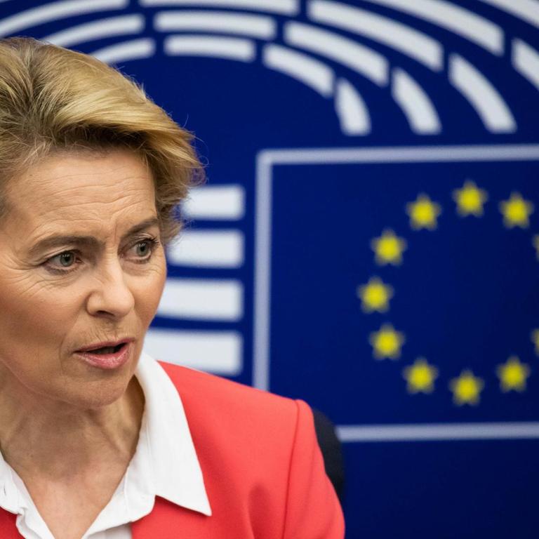 Die neue Präsidentin der Europäischen Kommission, Ursula von der Leyen (CDU) auf einer Pressekonferenz