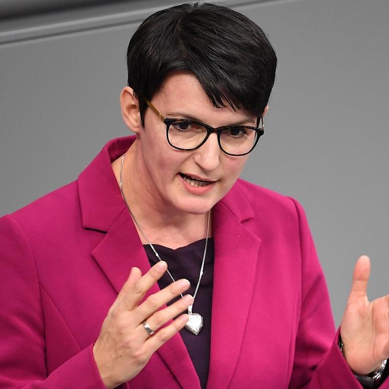 Die Abgeordnete Irene Mihalic (Bündnis 90/Die Grünen) spricht bei der 146. Sitzung des Bundestages. 