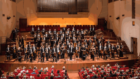 Das Nationale Sinfonieorchester der RAI im Toscanini Auditorium in Turin