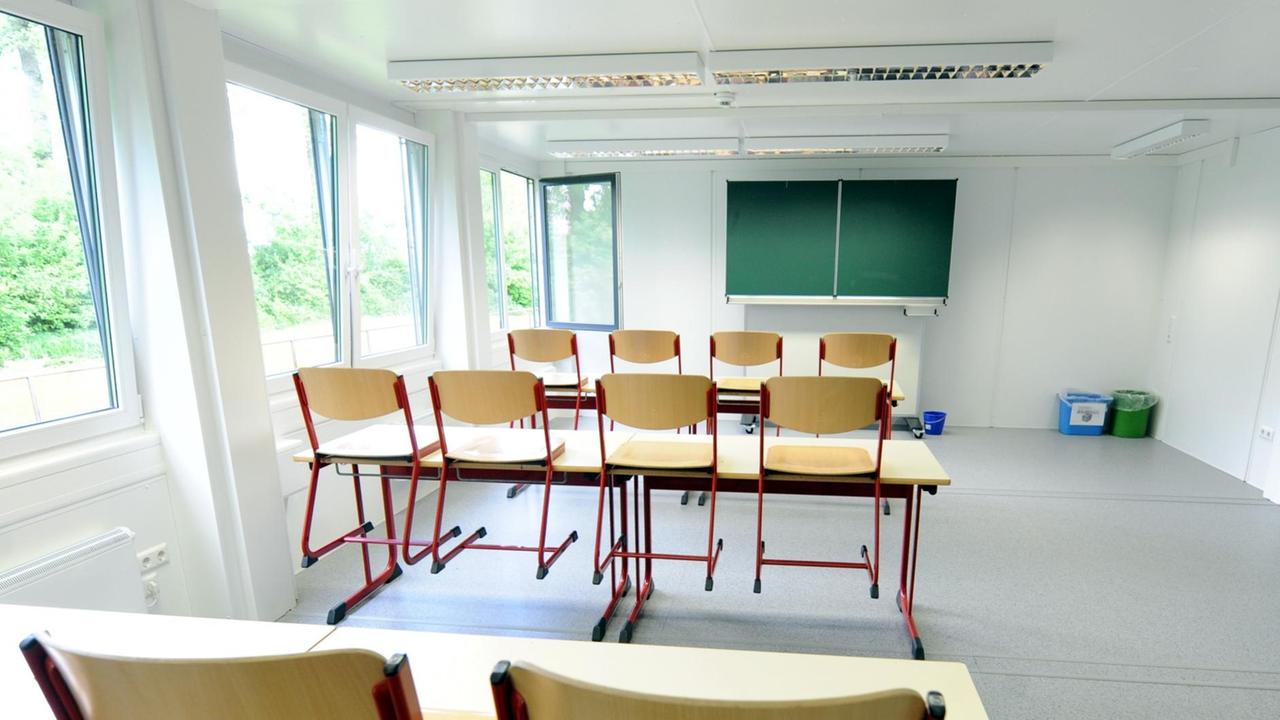 Der Blick in ein Container-Klassenzimmer Der Blick in ein Container-Klassenzimmer