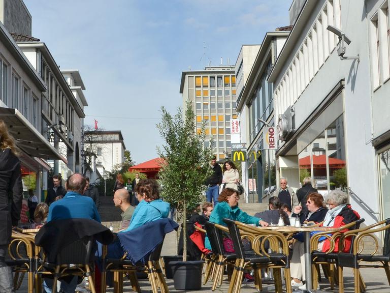 Die Treppenstraße in Kassel (Hessen), aufgenommen am 04.10.2013. Sie gilt als erste Fußgängerzone Deutschlands und wurde im November vor 60 Jahren eröffnet.