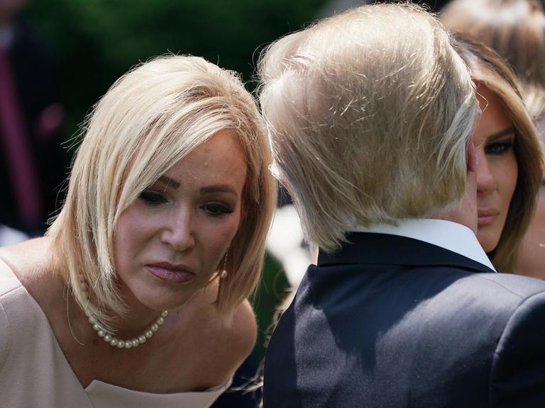 Paula White und Donald Trump.