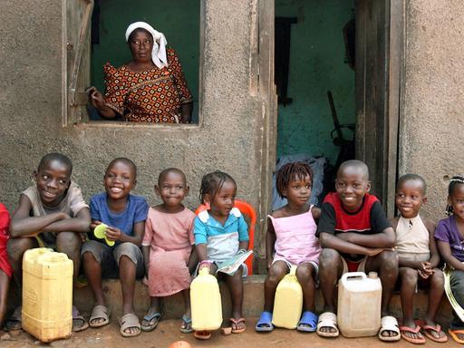 Uganda: Die Hälfte der Bevölkerung ist unter 16 Jahre alt. 