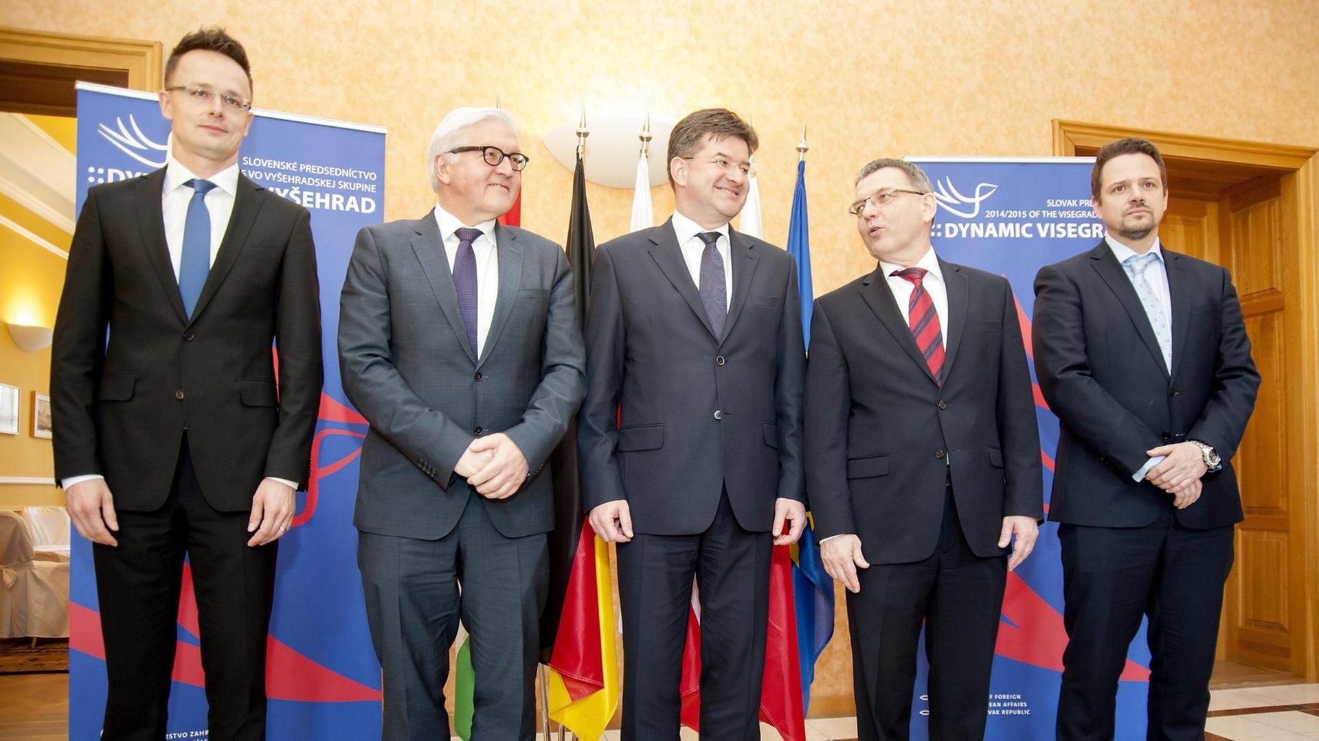 Frank-Walter Steinmeier mit Vertretern der Visegrad-Staaten Frank-Walter Steinmeier mit Vertretern der Visegrad-Staaten