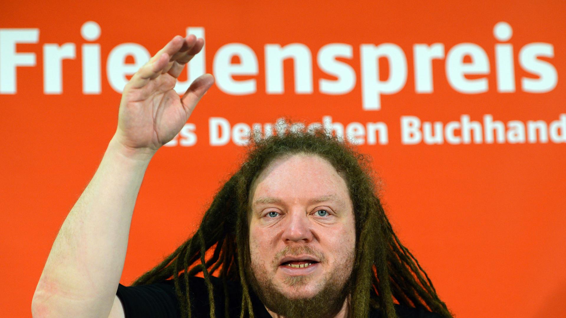 Der Internetkritiker Jaron Lanier erhält den Friedenspreis des Deutschen Buchhandels. Der Internetkritiker Jaron Lanier erhält den Friedenspreis des Deutschen Buchhandels.