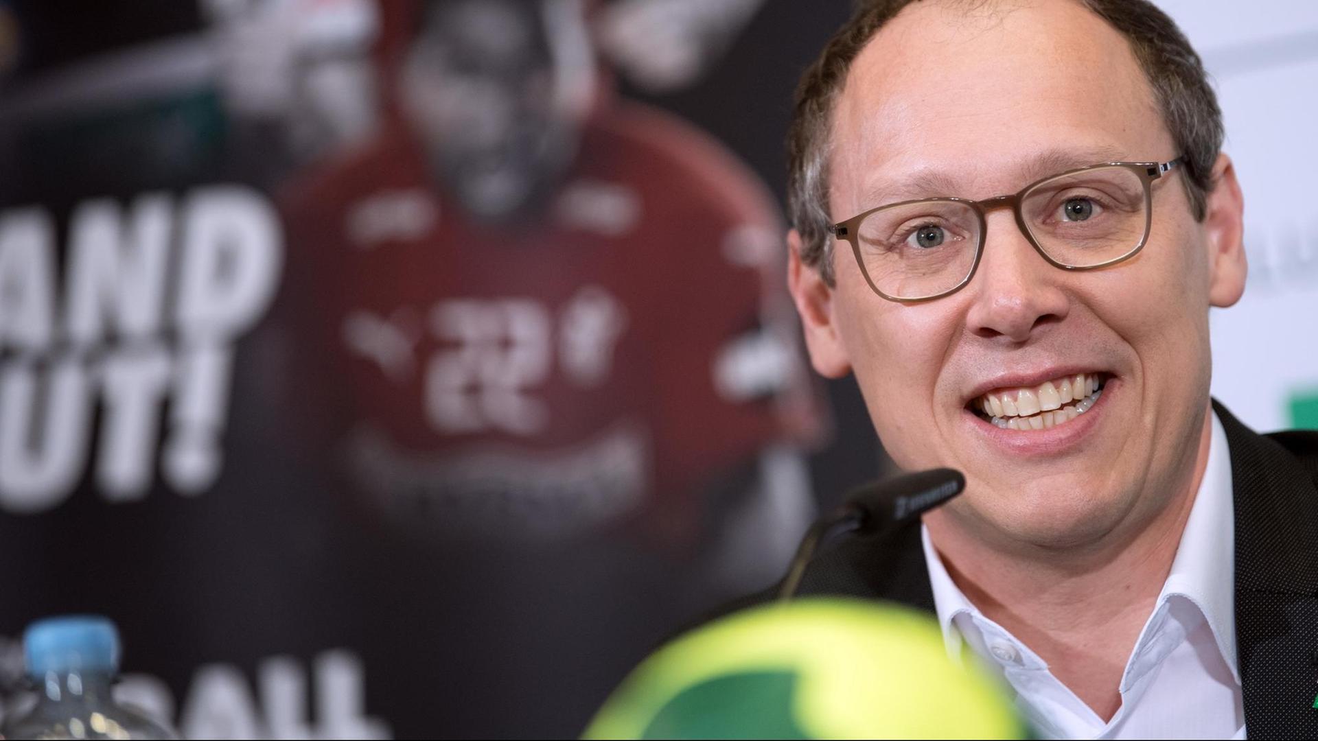 Mark Schober, Vorstandsvorsitzender des DHB, während einer Pressekonferenz zum ersten WM-Spiel der deutschen Nationalmannschaft. Mark Schober, Vorstandsvorsitzender des DHB, während einer Pressekonferenz zum ersten WM-Spiel der deutschen Nationalmannschaft.