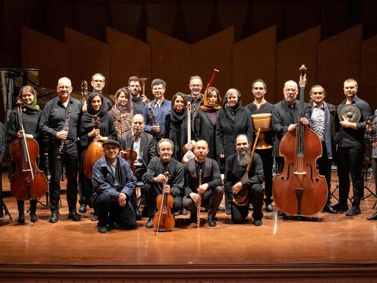Die Yarava Music Group und das Ensemble unitedBerlin nach dem Konzert in Teheran am 14.11.2019