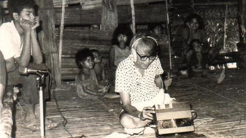 Ab den 1950er Jahren dokumentiert und erforscht José Maceda traditionelle, philippinische Musikkulturen