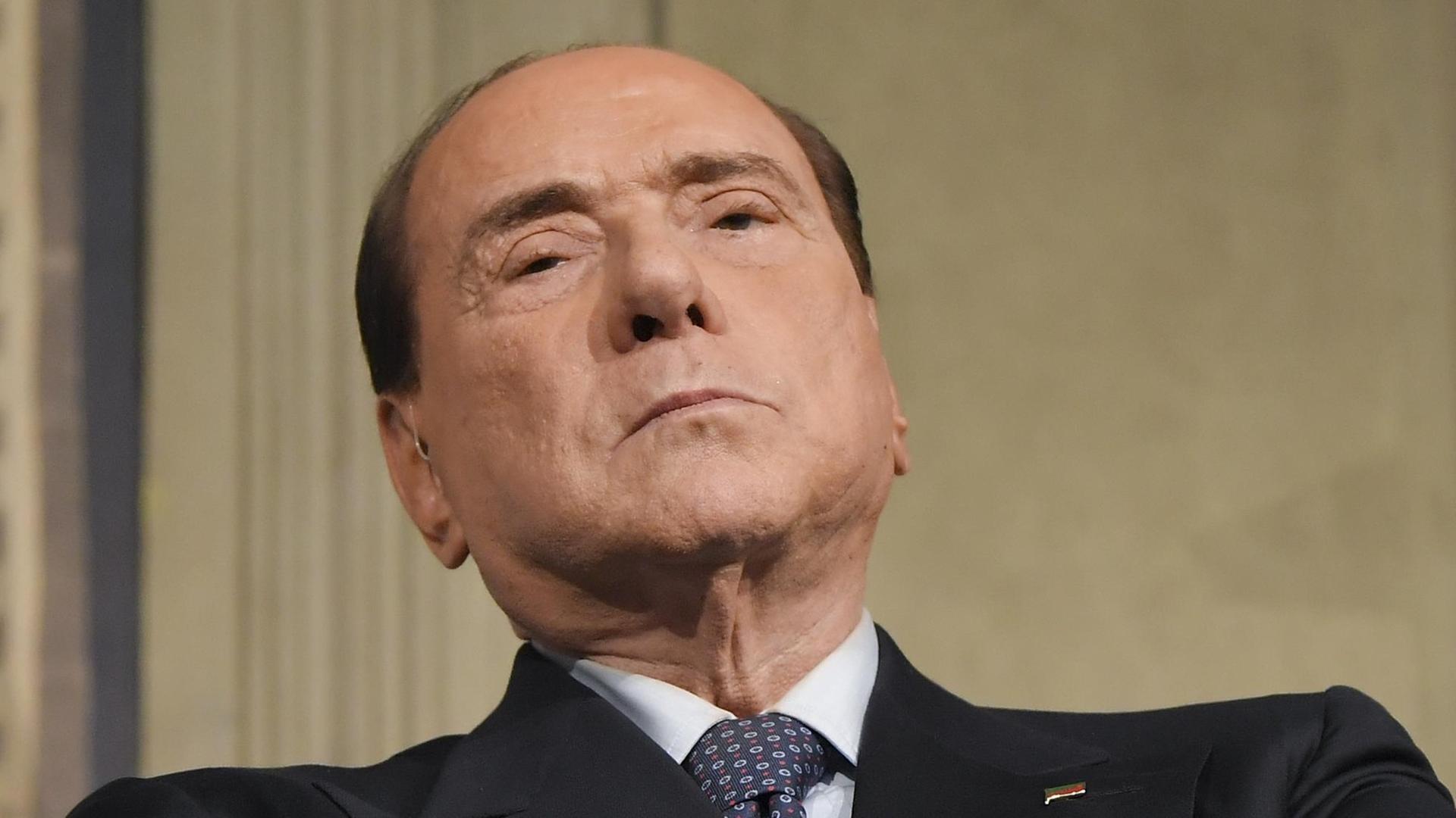 Der Vorsitzende der Partei Forza Italia, Silvio Berlusconi, auf einer Pressekonferenz am 7. Mai 2018. Der Vorsitzende der Partei Forza Italia, Silvio Berlusconi, auf einer Pressekonferenz am 7. Mai 2018.