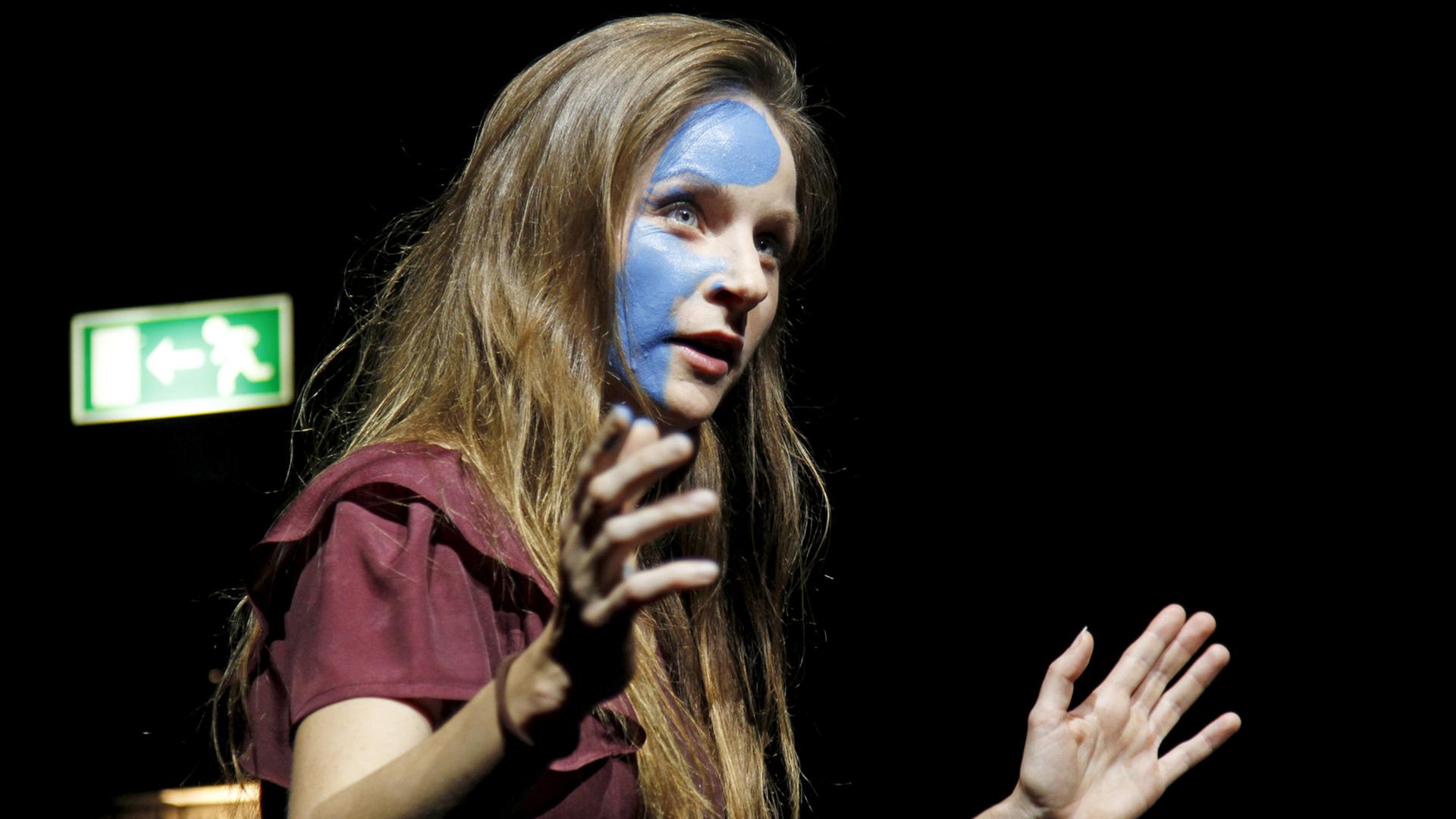 Wiebke Mollenhauer bei der Uraufführung von "100 Sekunde (wofür leben)" am Deutschen Theater Berlin am 18.09.2015. Wiebke Mollenhauer bei der Uraufführung von "100 Sekunde (wofür leben)" am Deutschen Theater Berlin am 18.09.2015.