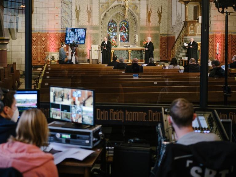 Der Eröffnungsgottesdienst der Evangelischen Kirche Deutschlands (EKD) mit Verpflichtung der Synodalen wird live im Internet übertragen.