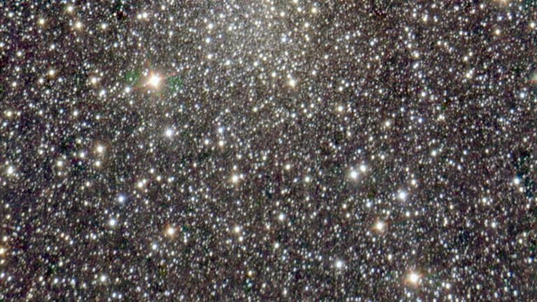 Im Universum gibt es zahlreiche Sterne, die alle neue Elemente schmieden Im Universum gibt es zahlreiche Sterne, die alle neue Elemente schmieden