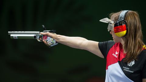 Militär-Weltmeisterin mit der Sportpistole: Monika Karsch