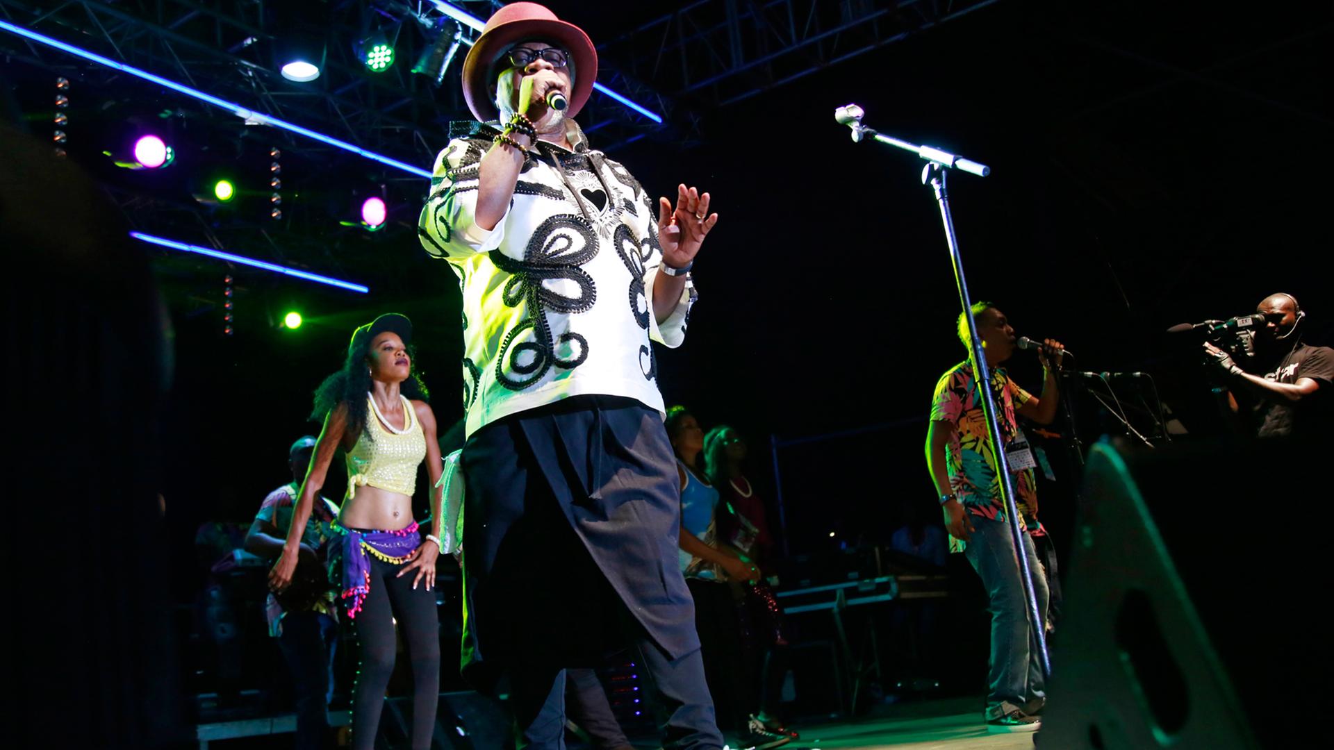 Papa Wemba bei einem Konzert auf dem Femua Music Festival in Abidjan Papa Wemba bei einem Konzert auf dem Femua Music Festival in Abidjan