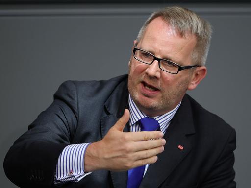 Johannes Kahrs, Chef des konservativen Seeheimer Kreises in der SPD, spricht im Bundestag.