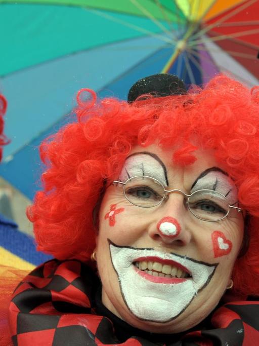 Clowns in Düsseldorf beim Rosenmontagszug.