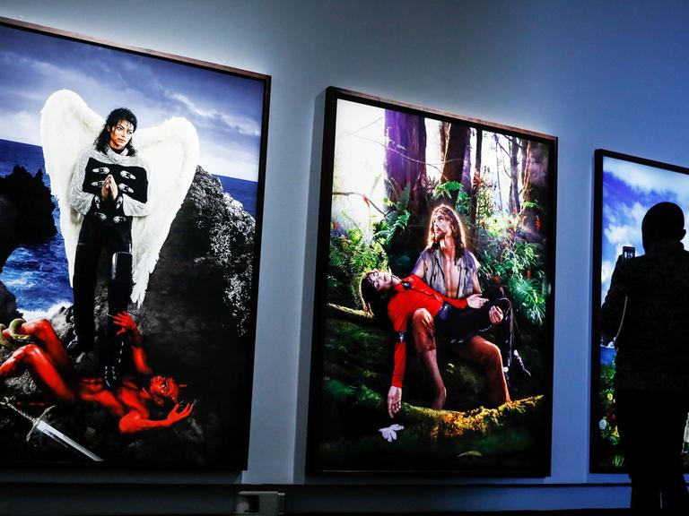 Blick in die Ausstellung "On the Wall" über Michael Jackson im Grand Palais Museum in Paris