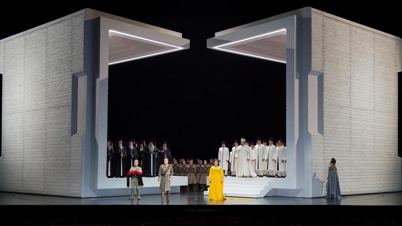 Bror Magnus Tødenes (Ein Bote), Dmitry Belosselskiy (Ramfis), Francesco Meli (Radamès), Ekaterina Semenchuk (Amneris), Roberto Tagliavini (Der König), Anna Netrebko (Aida), Konzertvereinigung Wiener Staatsopernchor Bror Magnus Tødenes (Ein Bote), Dmitry Belosselskiy (Ramfis), Francesco Meli (Radamès), Ekaterina Semenchuk (Amneris), Roberto Tagliavini (Der König), Anna Netrebko (Aida), Konzertvereinigung Wiener Staatsopernchor