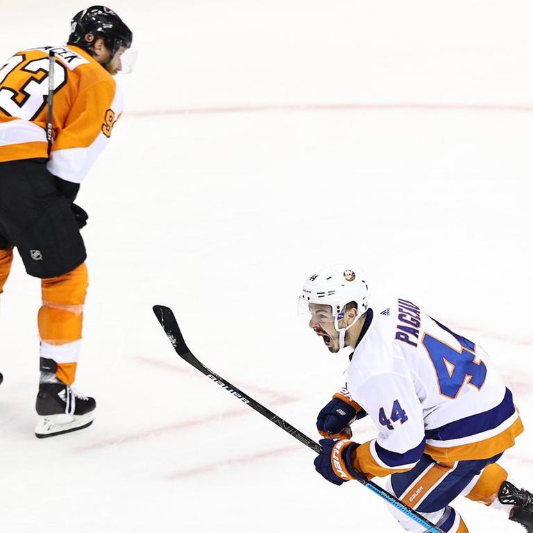 Eishockeyspieler Jean-Gabriel Pageau (Nr. 44) von den  New York Islanders feiert seinen Treffer