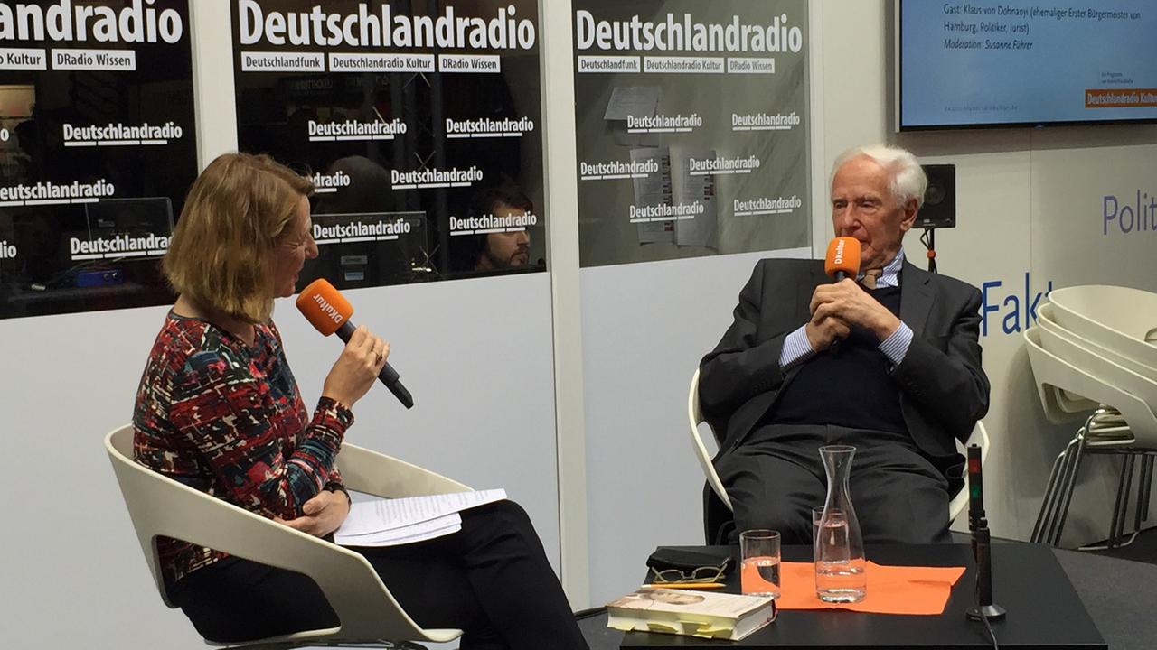Klaus von Dohnanyi im Gespräch mit Susanne Führer. Klaus von Dohnanyi im Gespräch mit Susanne Führer.