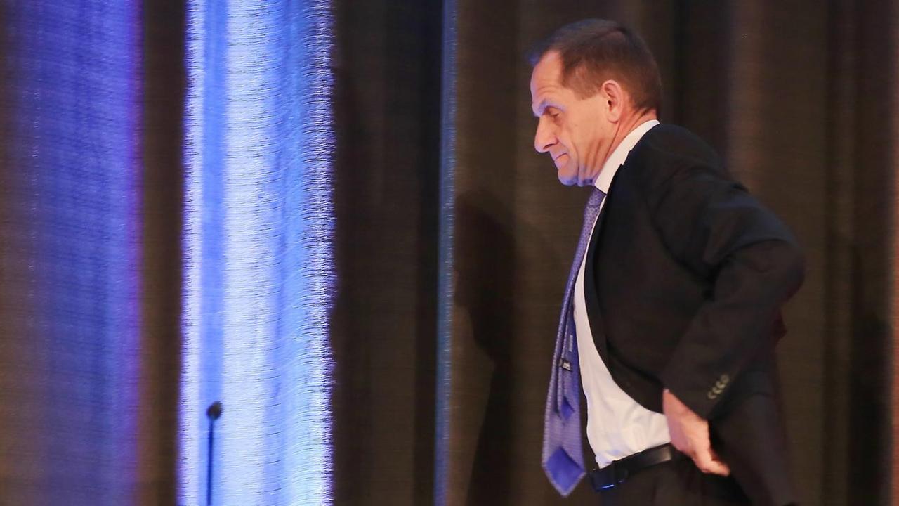 Der Präsident des Deutschen Olympischen Sportbundes (DOSB), Alfons Hörmann, am 03.12.2016 in Magdeburg (Sachsen-Anhalt) während der 13. Mitgliederversammlung des DOSB. Der Präsident des Deutschen Olympischen Sportbundes (DOSB), Alfons Hörmann, am 03.12.2016 in Magdeburg (Sachsen-Anhalt) während der 13. Mitgliederversammlung des DOSB.