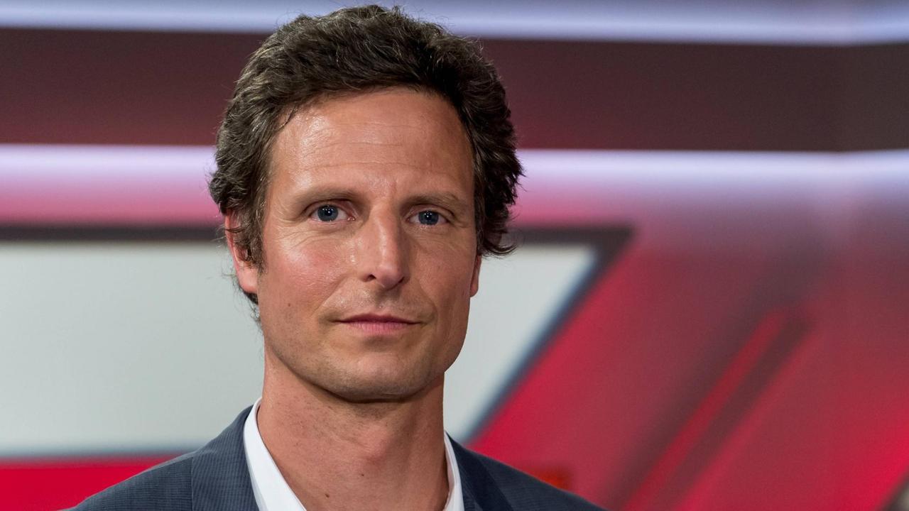 Prof. Dr. Perikles Simon (Sportmediziner) bei Menschen bei Maischberger - Gedopt, gelogen, gewonnen: Wie kaputt ist der am 08.06.2016, Koeln Copyright: Schülerx/xEibner-Pressefoto EP_jse
Prof Dr Pericles Simon Sports medicine at People at Maischberger doped lied won Like broken is the at 08 06 2016 Cologne Copyright Schülerx xEibner Press Photo EP_JSE Prof. Dr. Perikles Simon (Sportmediziner) bei Menschen bei Maischberger - Gedopt, gelogen, gewonnen: Wie kaputt ist der am 08.06.2016, Koeln Copyright: Schülerx/xEibner-Pressefoto EP_jse
Prof Dr Pericles Simon Sports medicine at People at Maischberger doped lied won Like broken is the at 08 06 2016 Cologne Copyright Schülerx xEibner Press Photo EP_JSE
