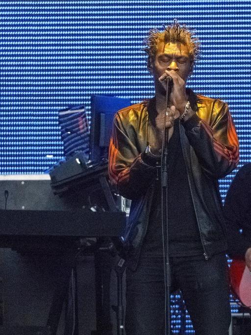 Die Trip-Hop-Band Massive Attack bei einem Auftritt in Berlin im Jahr 2018