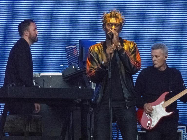 Die Trip-Hop-Band Massive Attack bei einem Auftritt in Berlin im Jahr 2018