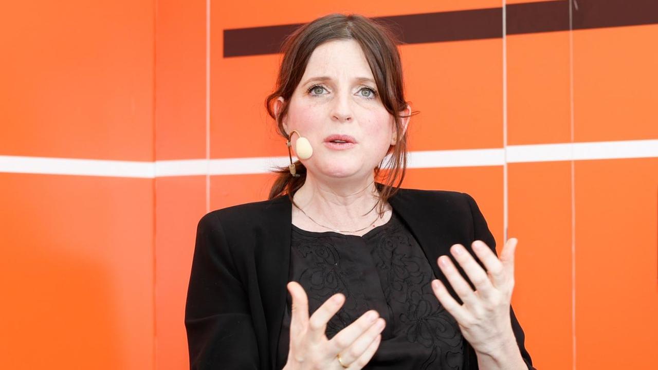 Ariadne von Schirach im "Lesart"-Interview auf der Leipziger Buchmesse 2019 Ariadne von Schirach im "Lesart"-Interview auf der Leipziger Buchmesse 2019