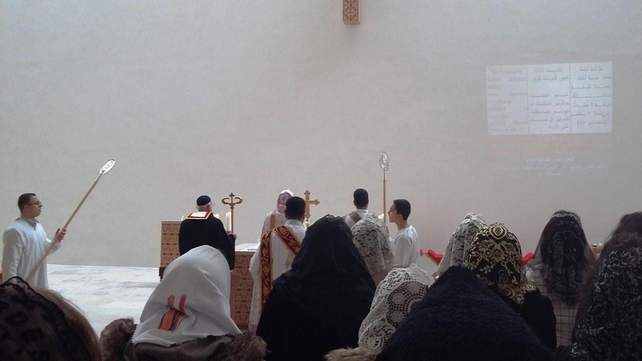 Der Priester aus Berlin Pfarrer Numan Güney leitet den syrisch-orthodoxen Gottesdienst in der Leipziger Propsteikirche Der Priester aus Berlin Pfarrer Numan Güney leitet den syrisch-orthodoxen Gottesdienst in der Leipziger Propsteikirche