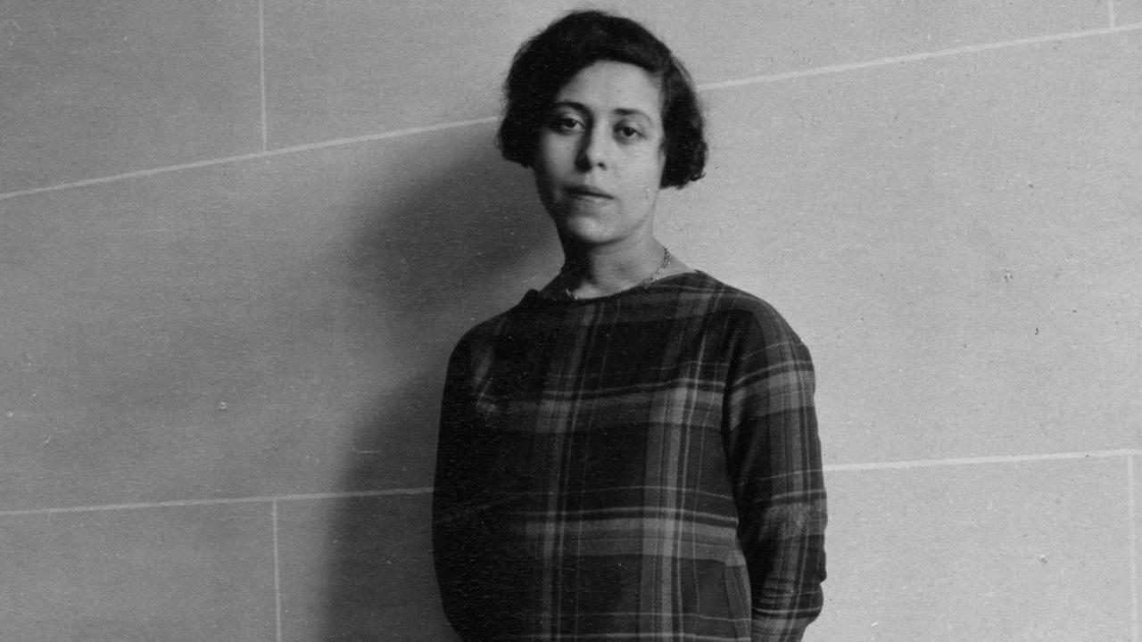 Das undatierte Portrait zeigt die jüdische Autorin Irene Nemirovsky. Elegant, eloquent und empfindsam: Das war die aus Russland stammende 1903 geborene jüdische Autorin Irène Némirovsky, Star der französischen Literaturszene der 30er-Jahre. Die Schriftstellerin wurde 1942 deportiert und in Ausschwitz ermordet. Foto: imec-archives (ACHTUNG: nur zur redaktionellen Verwendung) Das undatierte Portrait zeigt die jüdische Autorin Irene Nemirovsky. Elegant, eloquent und empfindsam: Das war die aus Russland stammende 1903 geborene jüdische Autorin Irène Némirovsky, Star der französischen Literaturszene der 30er-Jahre. Die Schriftstellerin wurde 1942 deportiert und in Ausschwitz ermordet. Foto: imec-archives (ACHTUNG: nur zur redaktionellen Verwendung)