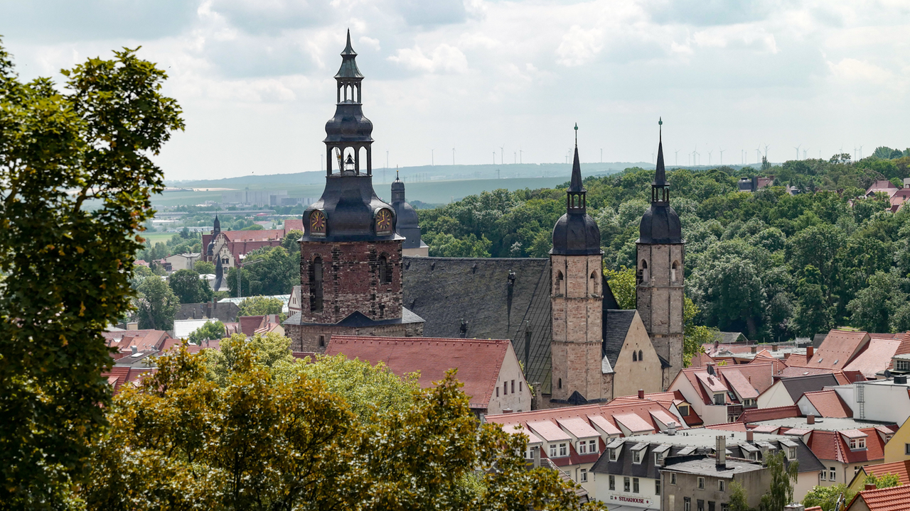 Die evangelische Kirche St. Andreas in Eisleben. Dort hielt der Reformator Martin Luther (1483-1546) seine letzten vier Predigten vor seinem Tod. Die evangelische Kirche St. Andreas in Eisleben. Dort hielt der Reformator Martin Luther (1483-1546) seine letzten vier Predigten vor seinem Tod.