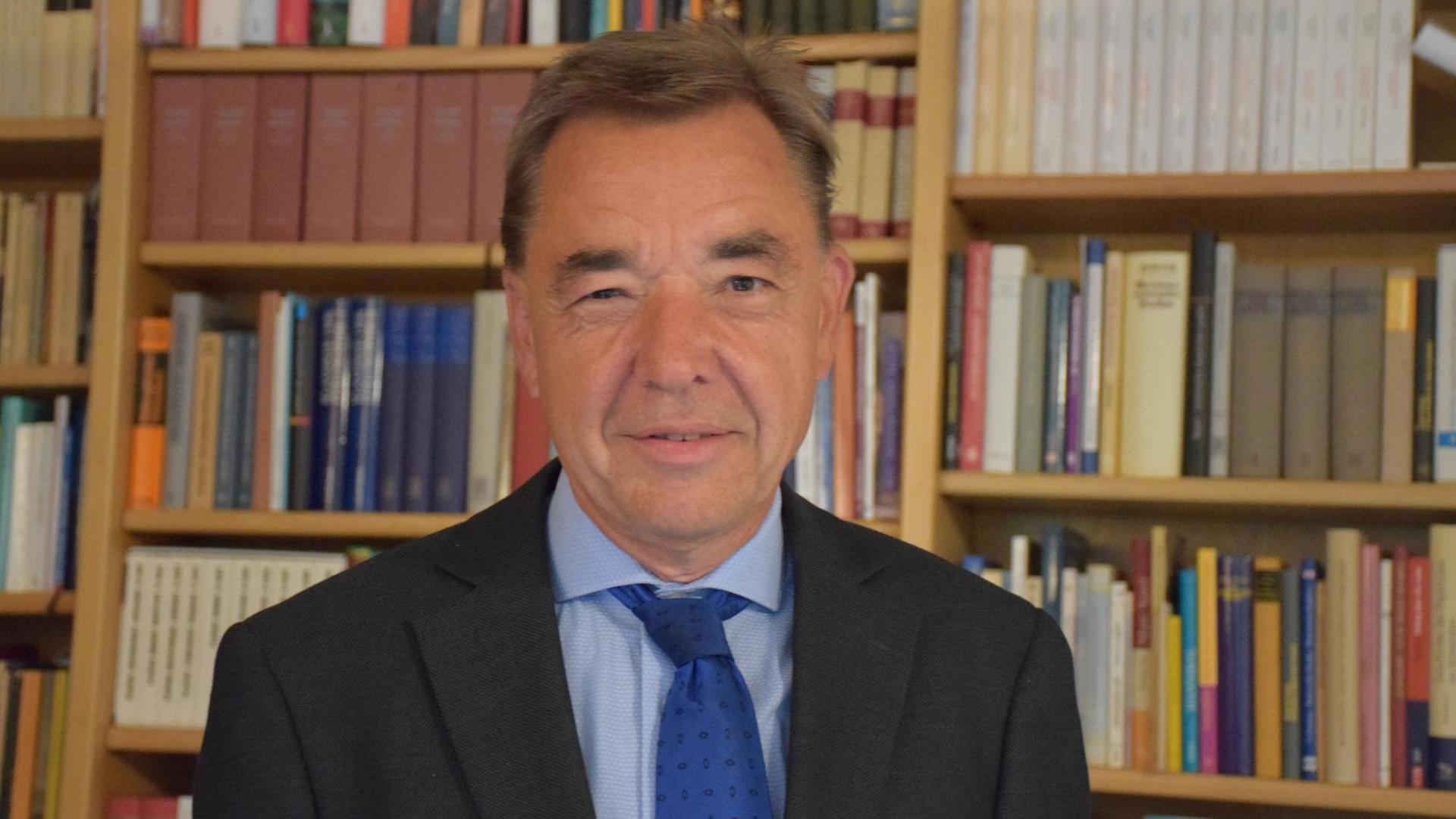 Thomas Söding, katholischer Theologe und Professor für Neutestamentliche Exegese an der Ruhr-Universität Bochum. Thomas Söding, katholischer Theologe und Professor für Neutestamentliche Exegese an der Ruhr-Universität Bochum.